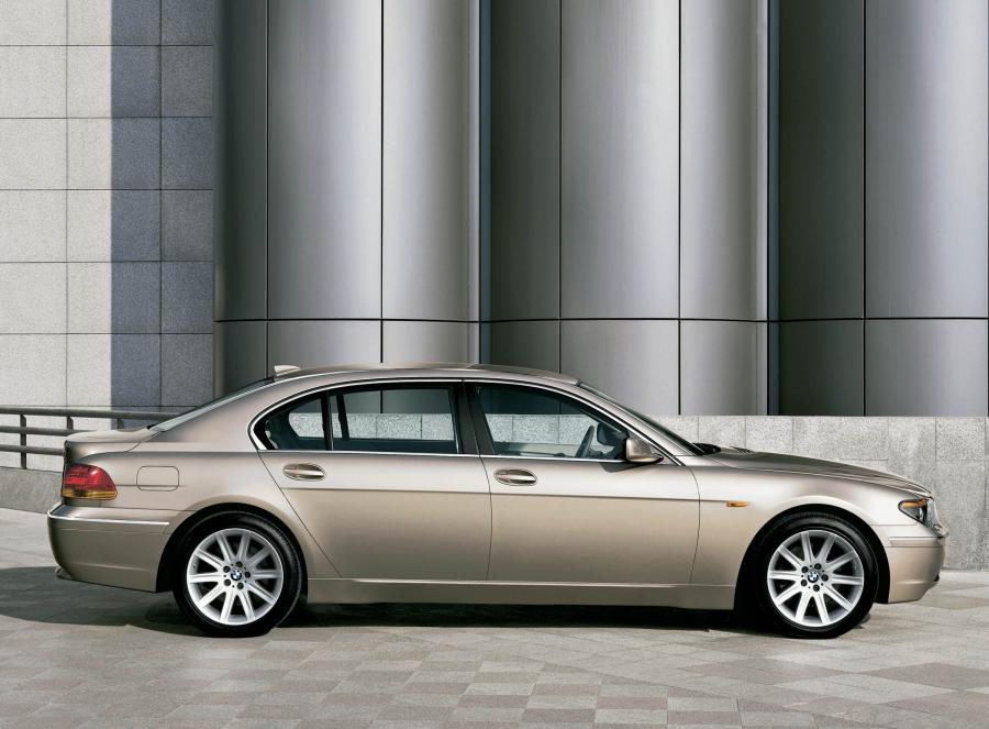  BMW 7-Series L 2003 года  (фото 40 из 61)